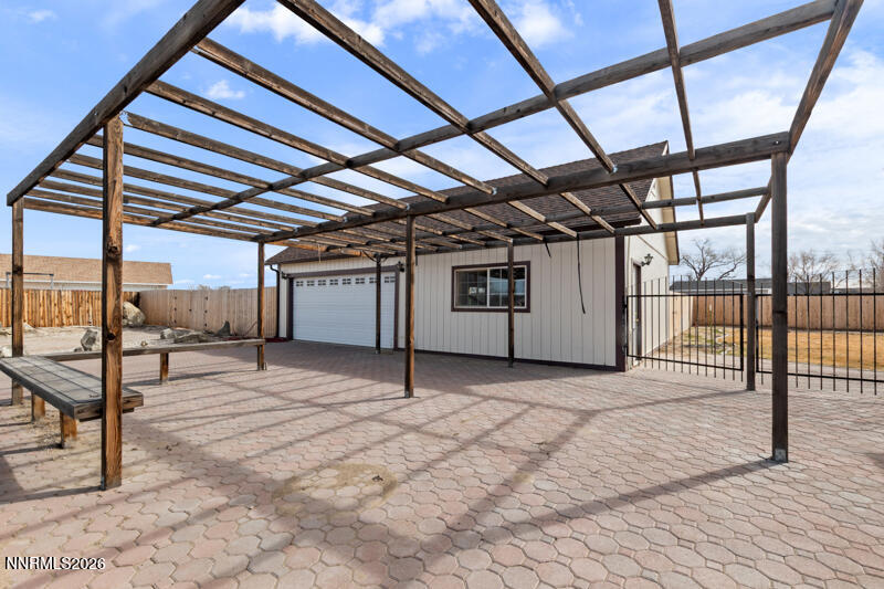1060 Penelope Drive Fallon, NV 89406 - Photo 21 of 32 a view of a garage