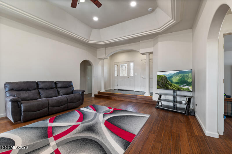 1060 Penelope Drive Fallon, NV 89406 - Photo 4 of 32 a living room with furniture and a flat screen tv
