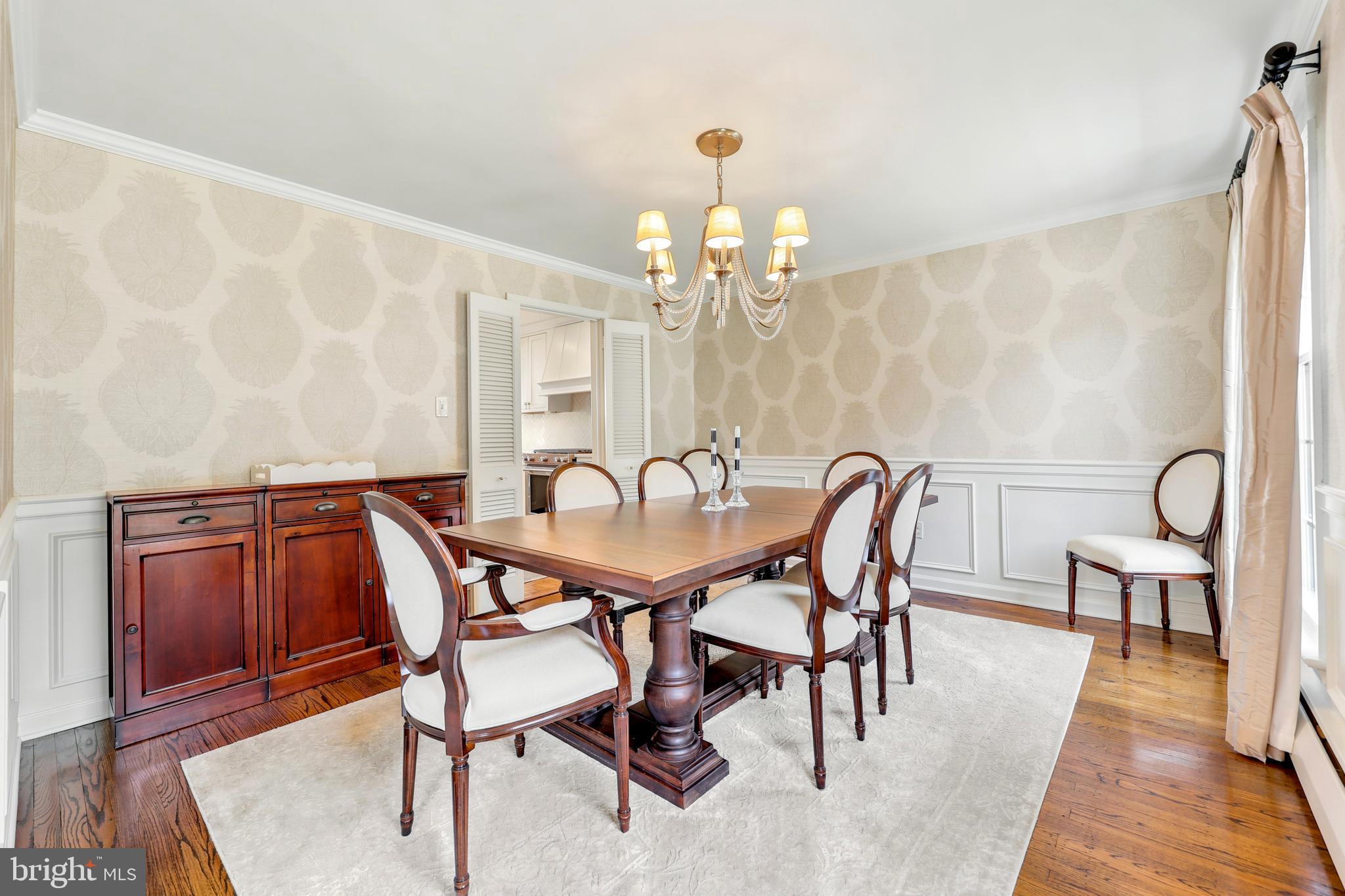 566 Upper Weadley Road Wayne, PA 19087 - Photo 9 of 50 Dining Room leading into the kitchen