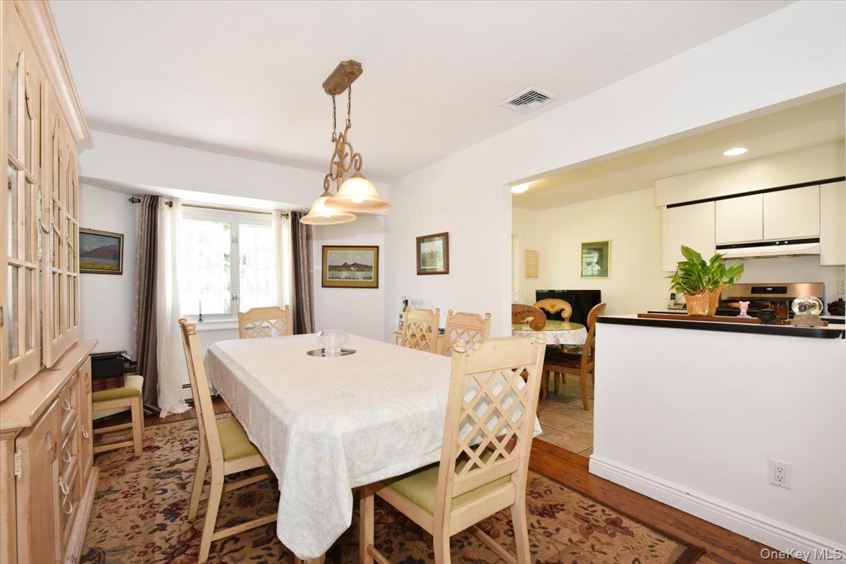 44 Peppermint Road Commack, NY 11725 - Photo 10 of 35