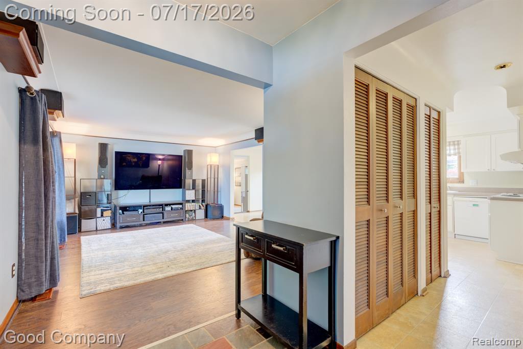 53625 Shelby Road Utica, MI 48316 - Photo 8 of 67 Gallery Image 8