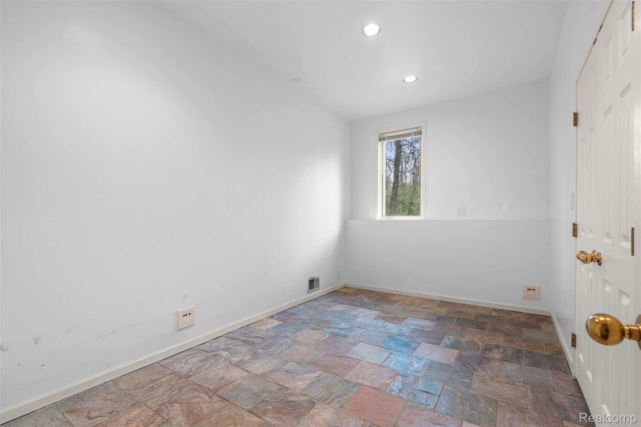 497 Lake George Road Oakland, MI 48363 - Photo 28 of 62 497 lake george rd_037.jpg