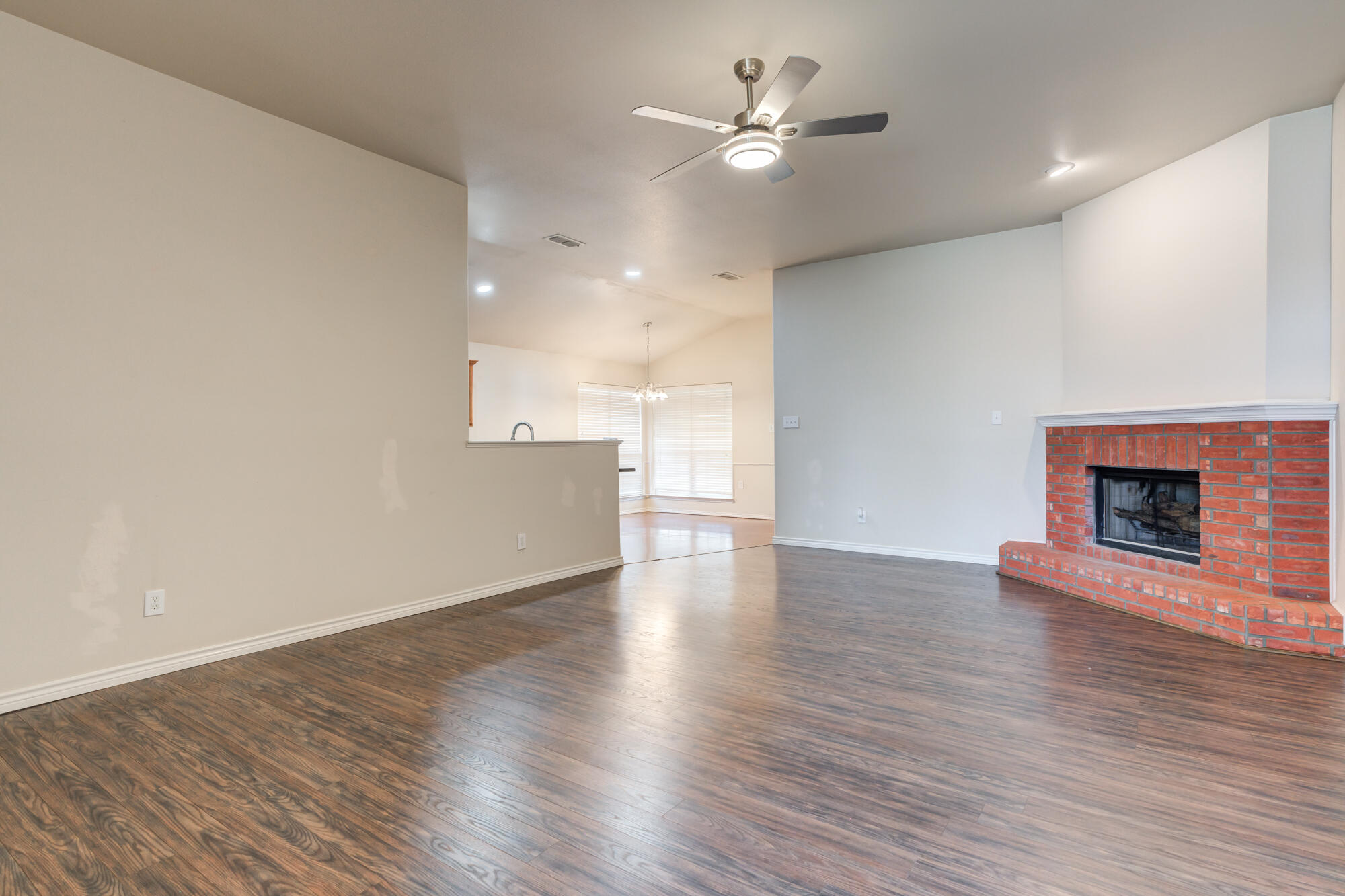 6555 92nd Street Lubbock, TX 79424 - Photo 4 of 43 DSC07745_6_7_8_9