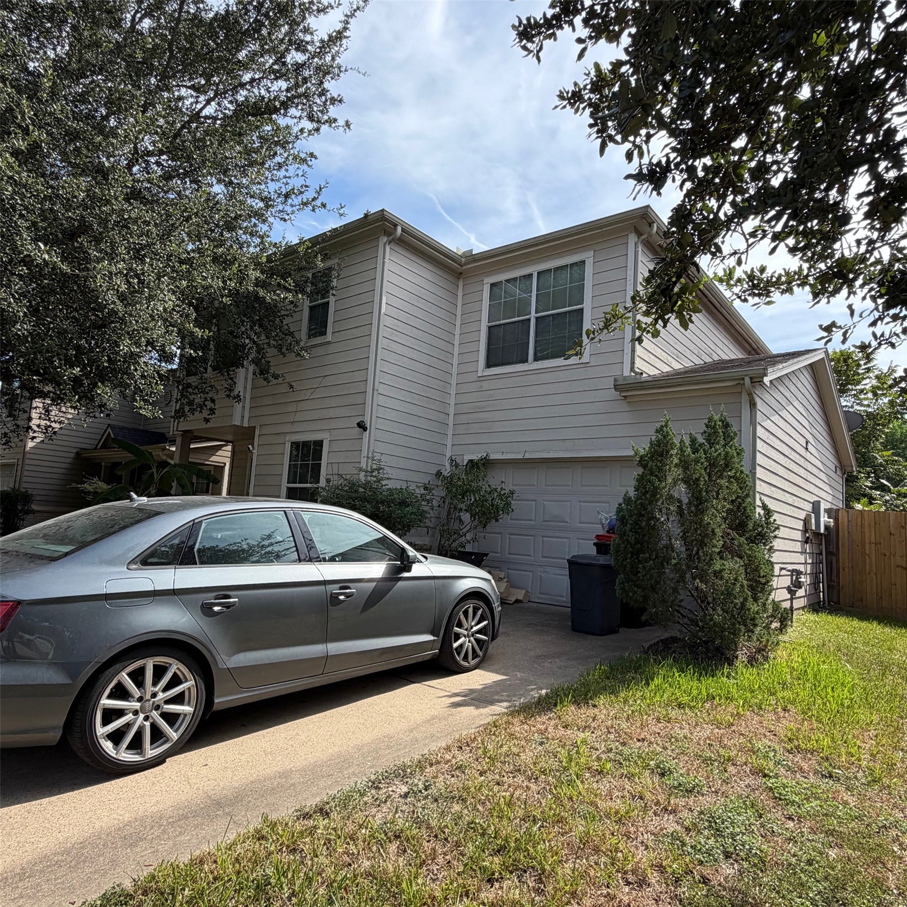 735 Pine Lodge Drive Houston, TX 77090 - Photo 2 of 19 oversized 1 car garage