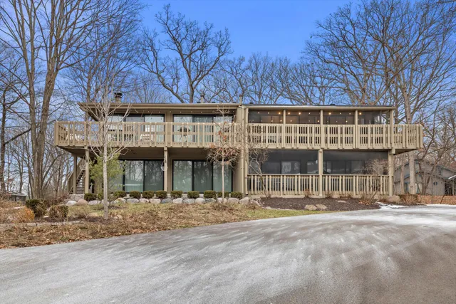 $650,000 | 521 Bristol Oak Court, Unit D, Fontana, WI 53125