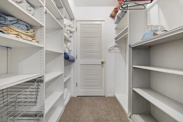 $650,000 | 521 Bristol Oak Court, Unit D, Fontana, WI 53125