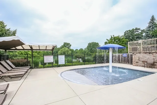 $650,000 | 521 Bristol Oak Court, Unit D, Fontana, WI 53125