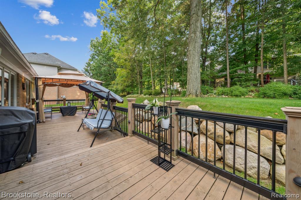 576 Bloomer Ridge Drive Rochester, MI 48307 - Photo 47 of 48