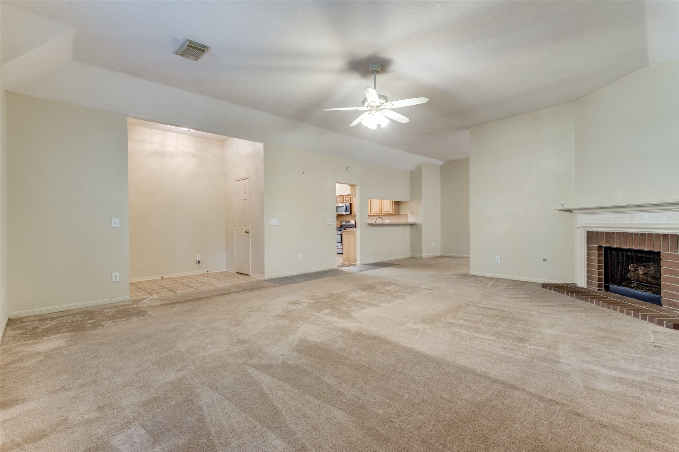 127 South Winterport Circle Spring, TX 77382 - Photo 6 of 25