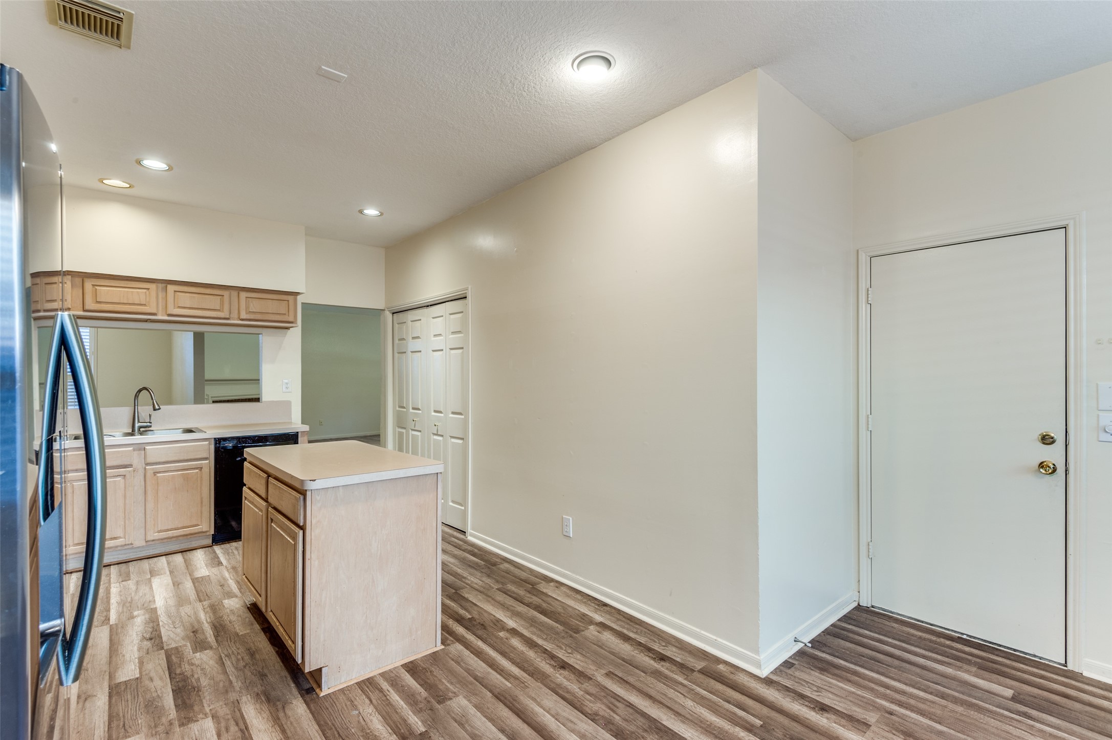 127 South Winterport Circle Spring, TX 77382 - Photo 9 of 25