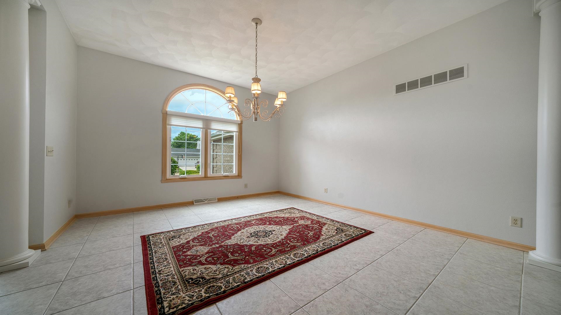 1126 Ingram Road Rockford, IL 61108 - Photo 5 of 35 Gallery Image 5