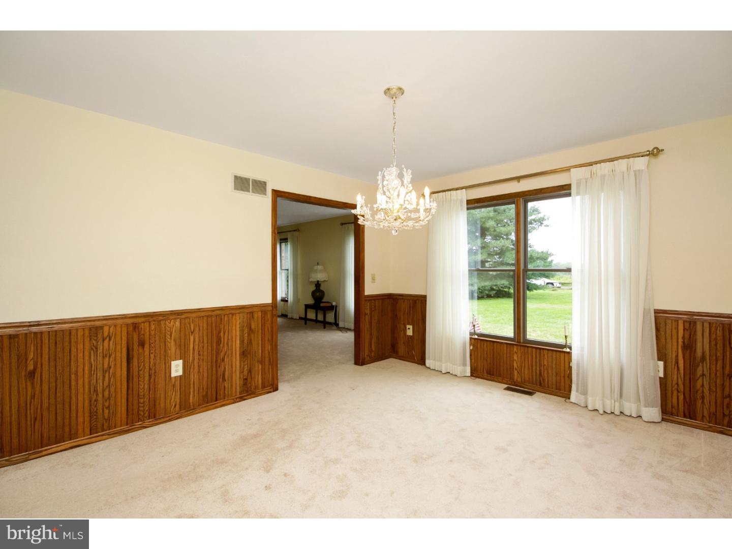 26872 Mt Pleasant Road Columbus, NJ 08022 - Photo 9 of 24 Dining Room