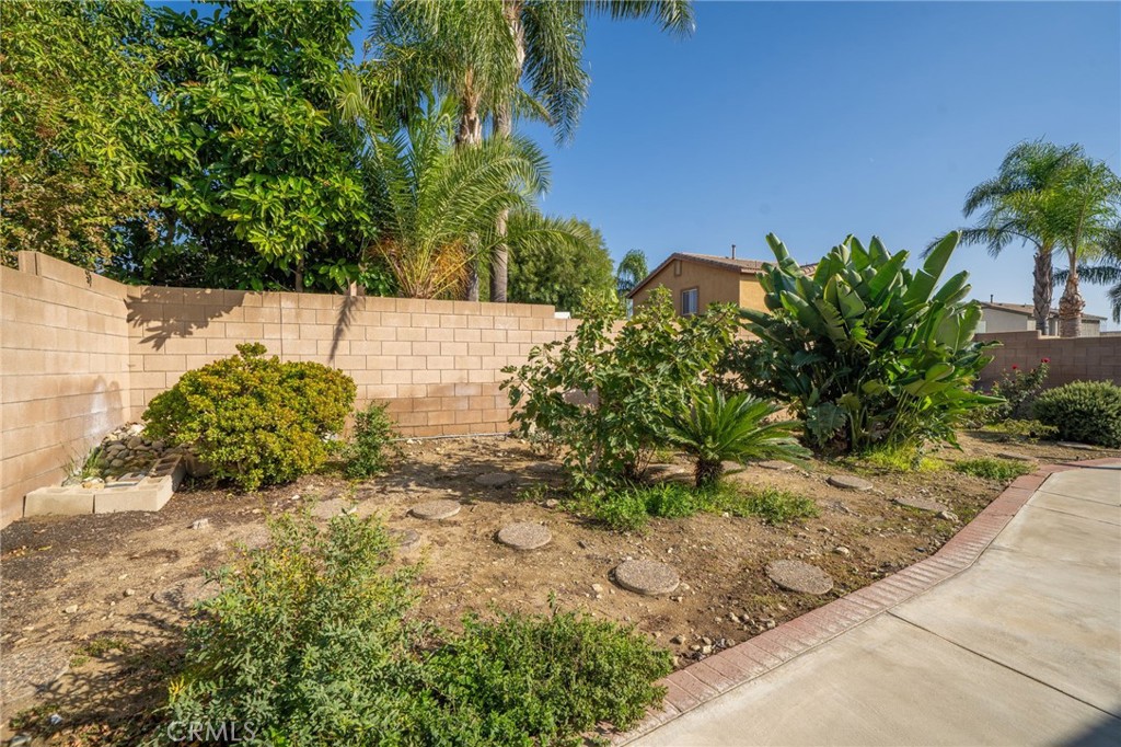 6361 Pintail Way Fontana, CA 92336 - Photo 25 of 32