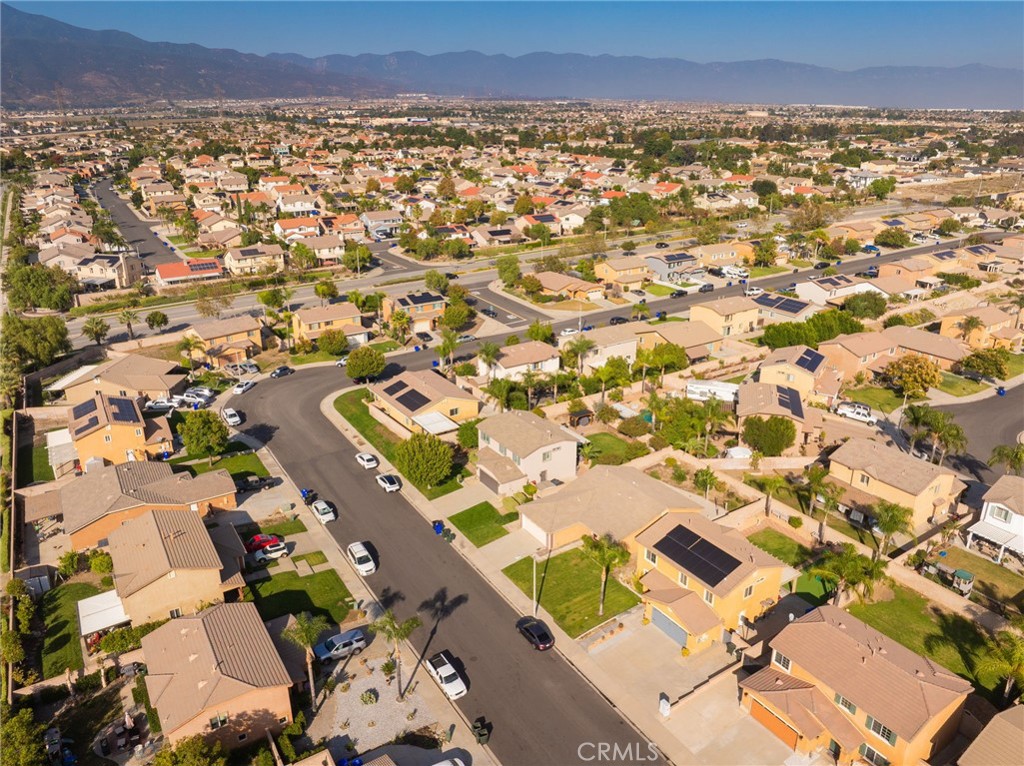 6361 Pintail Way Fontana, CA 92336 - Photo 29 of 32 an aerial view of residential houses with outdoor space