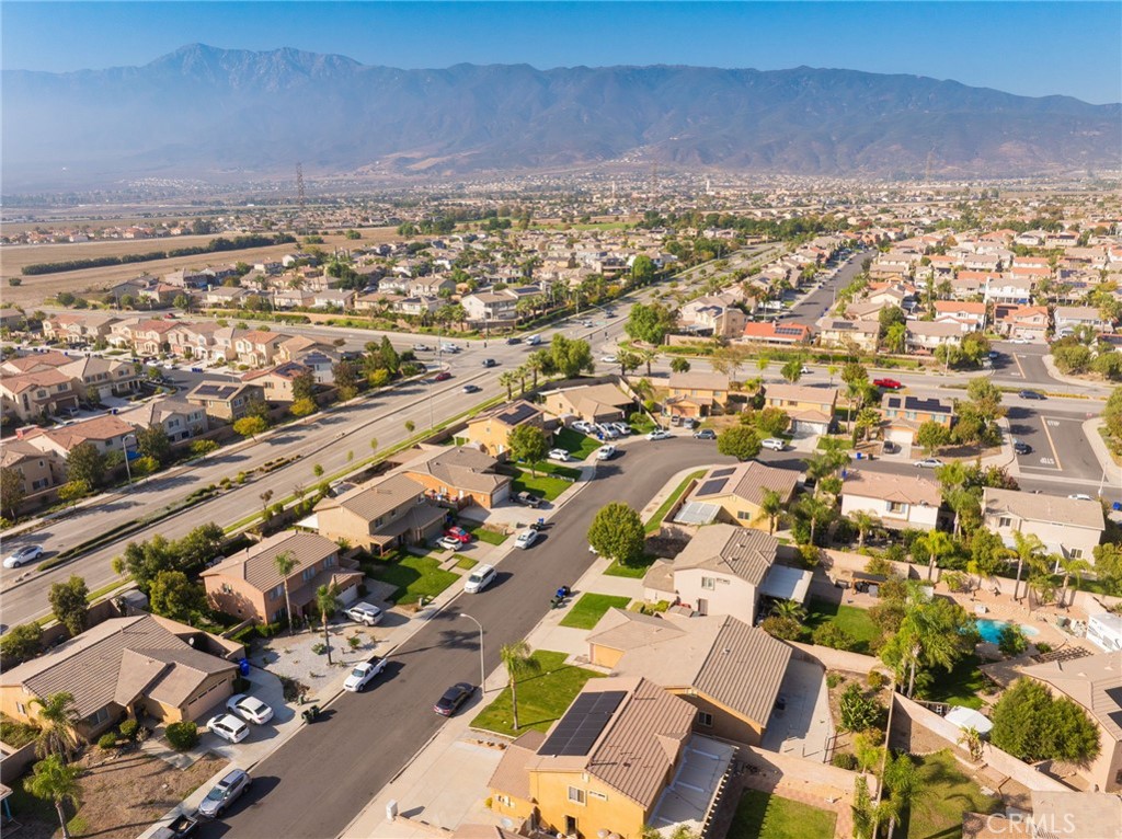6361 Pintail Way Fontana, CA 92336 - Photo 30 of 32 an aerial view of residential houses with outdoor space