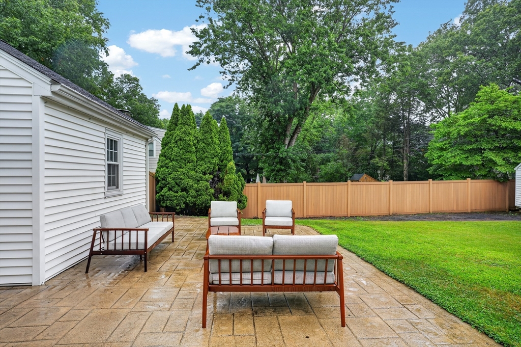 17 Pilgrim Way Walpole, MA 02032 - Photo 26 of 30 Gallery Image 26