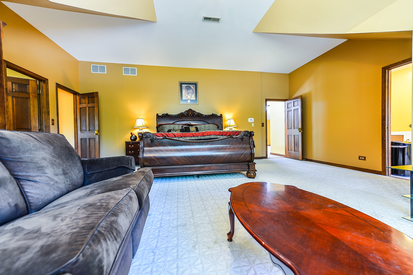 624 Riedy Road Lisle, IL 60532 - Photo 28 of 68 a living room with furniture and a couch