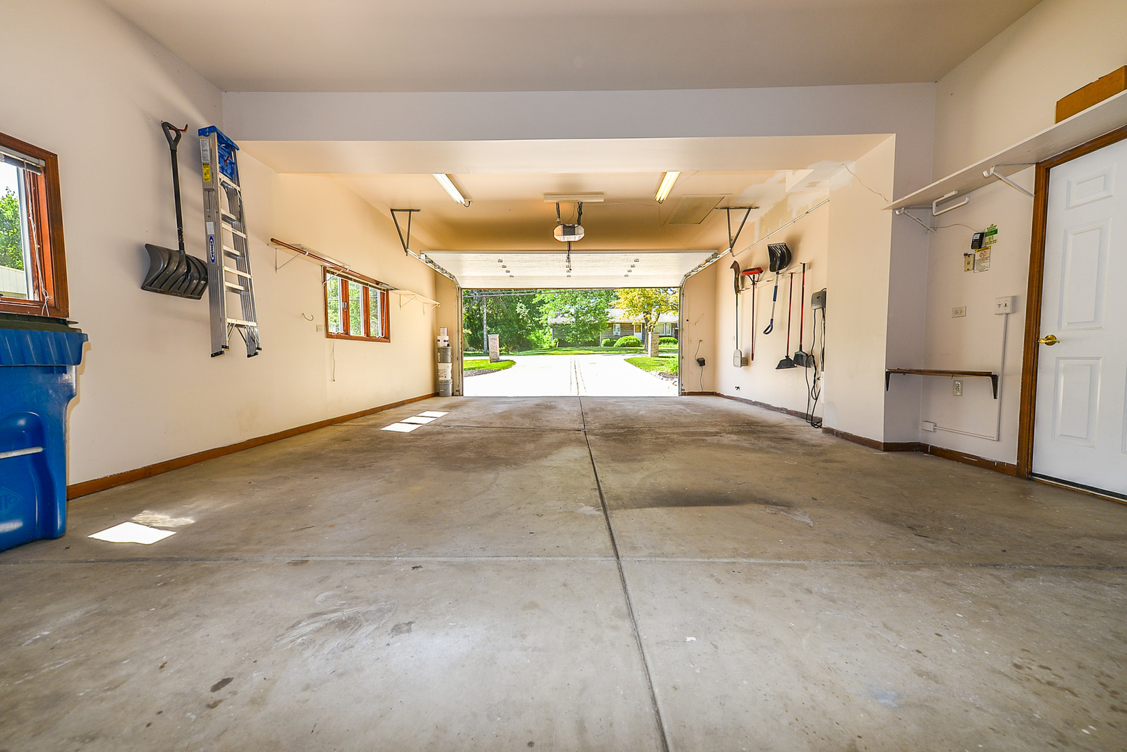 624 Riedy Road Lisle, IL 60532 - Photo 54 of 68 a view of an empty room with a window