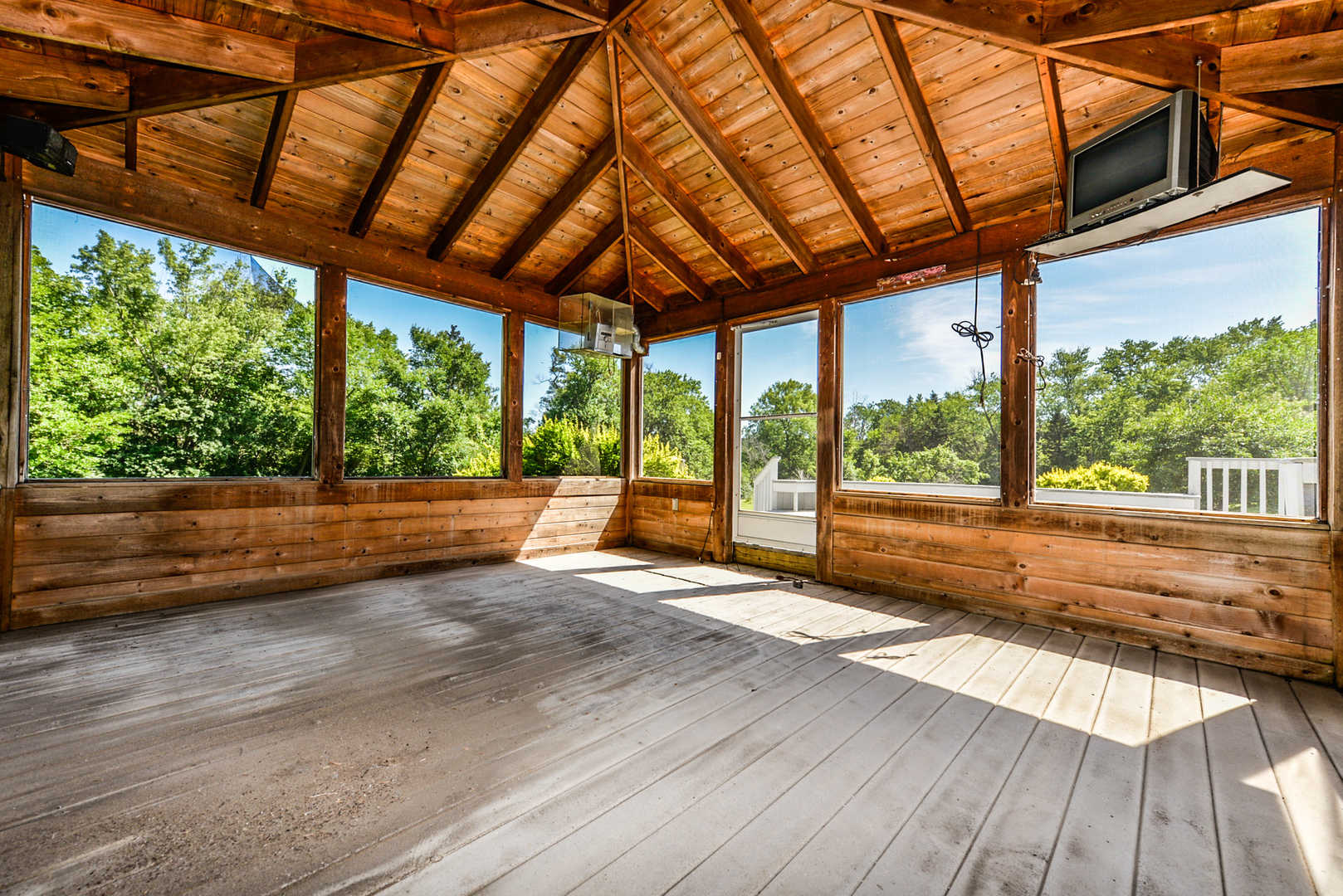 624 Riedy Road Lisle, IL 60532 - Photo 60 of 68 a view of empty room with wooden floor and windows
