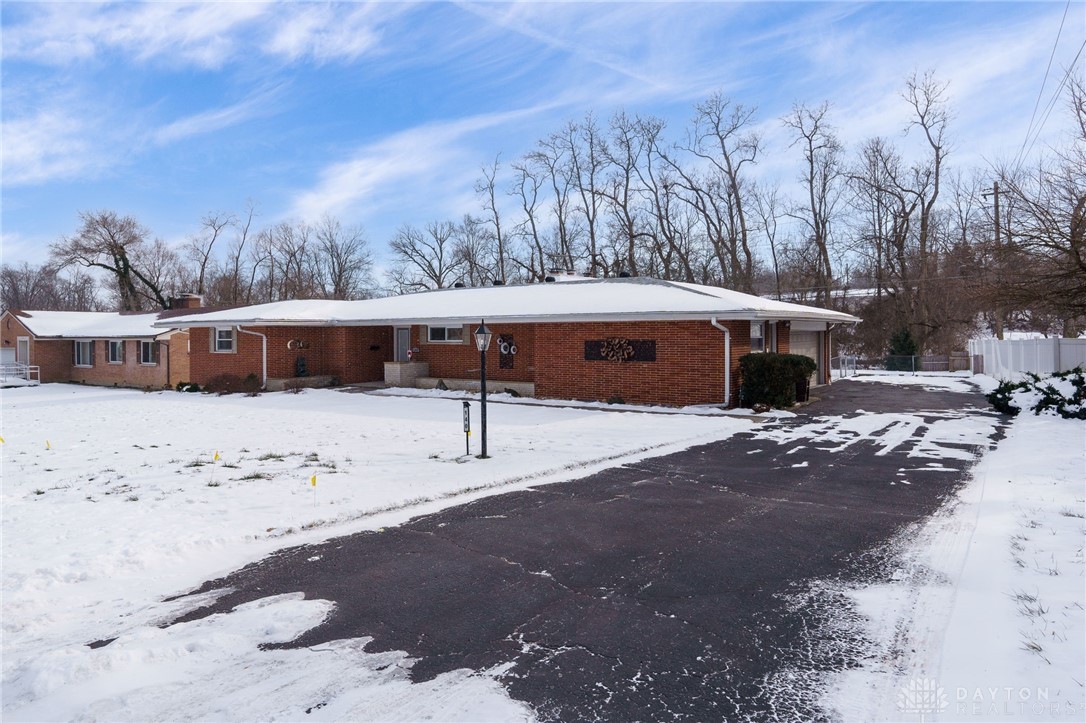 140 Greenhill Road Dayton, OH 45405 - Photo 2 of 39 Gallery Image 2