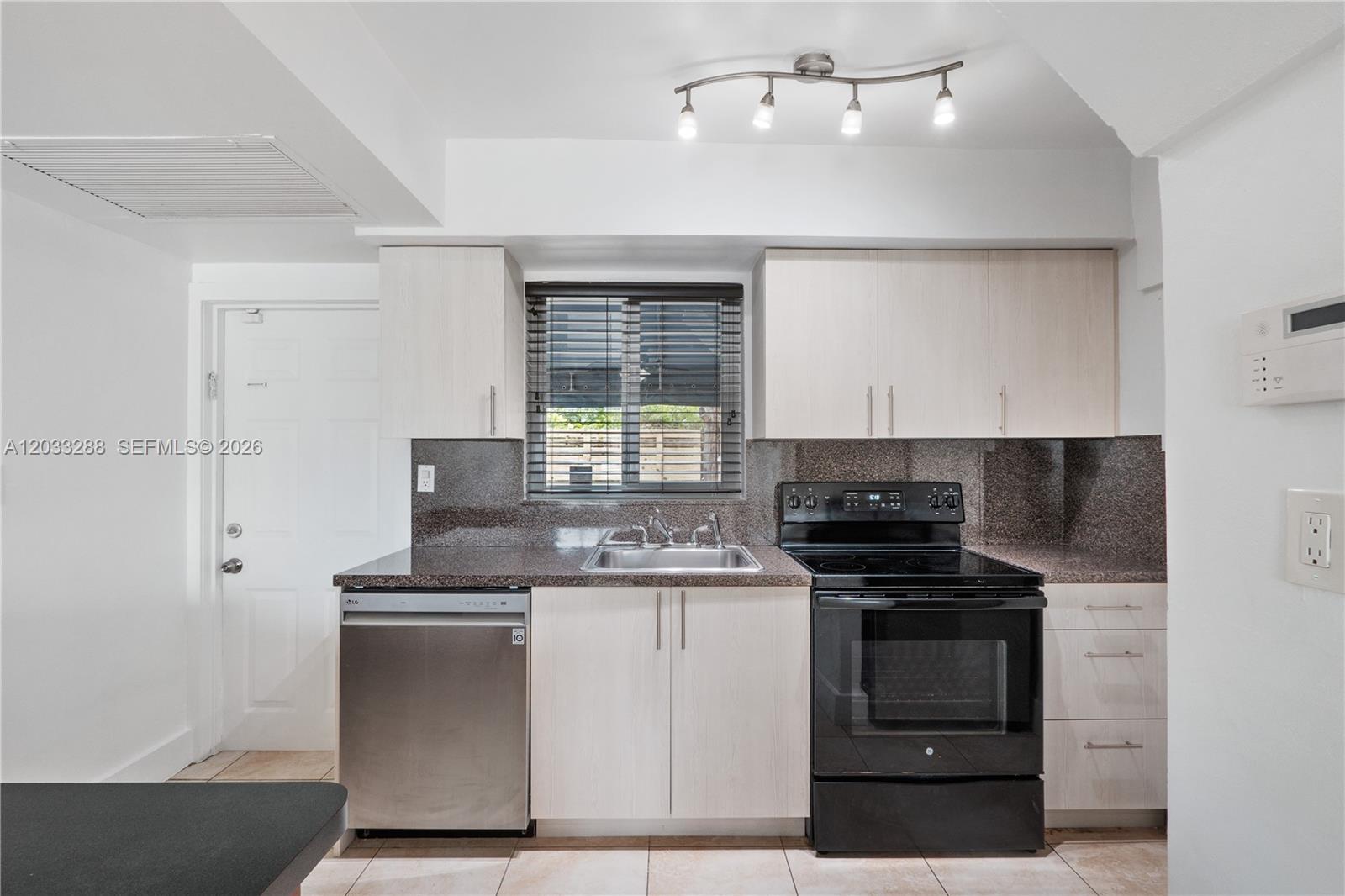 932 Southwest 6th Street, Unit 5 Miami, FL 33130 - Photo 8 of 29