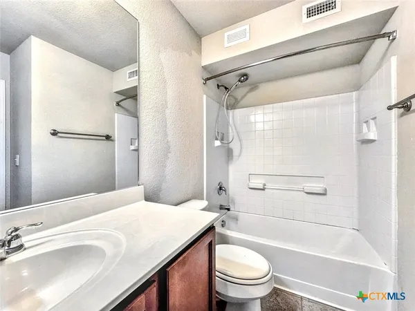 $950 | 338 Trestle Tree, Unit C, San Marcos, TX 78666