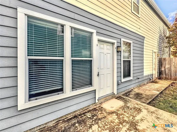 $950 | 338 Trestle Tree, Unit C, San Marcos, TX 78666