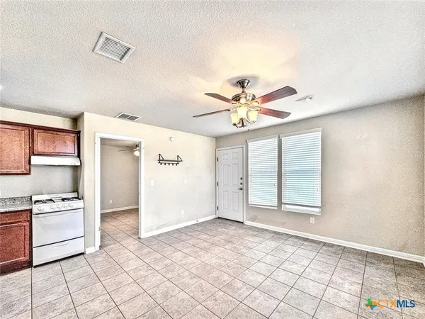 $950 | 338 Trestle Tree, Unit C, San Marcos, TX 78666