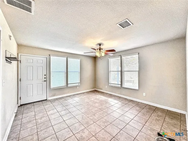 $950 | 338 Trestle Tree, Unit C, San Marcos, TX 78666