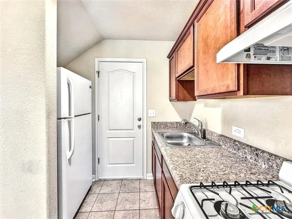 $950 | 338 Trestle Tree, Unit C, San Marcos, TX 78666
