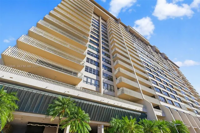 $1,450,000 | 2 Grove Isle Drive, Unit B1505, Miami, FL 33133