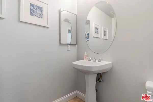 $1,295,000 | 12975 Agustin Place, Unit 333, Playa Vista, CA 90094