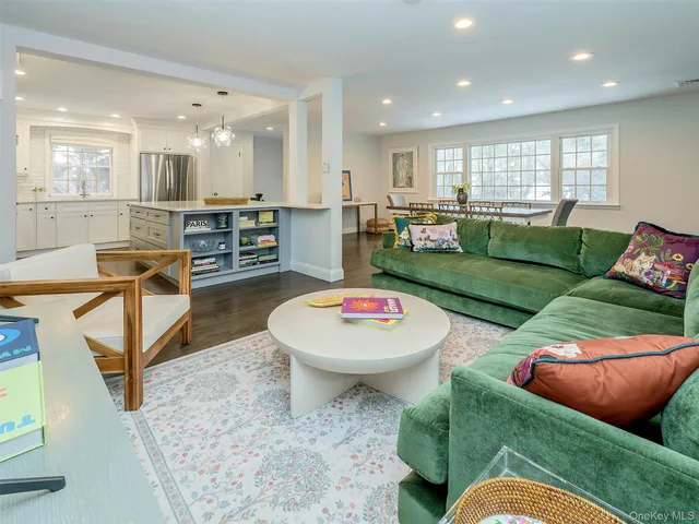 $898,000 | 16 Underhill Road, Glen Head, NY 11545