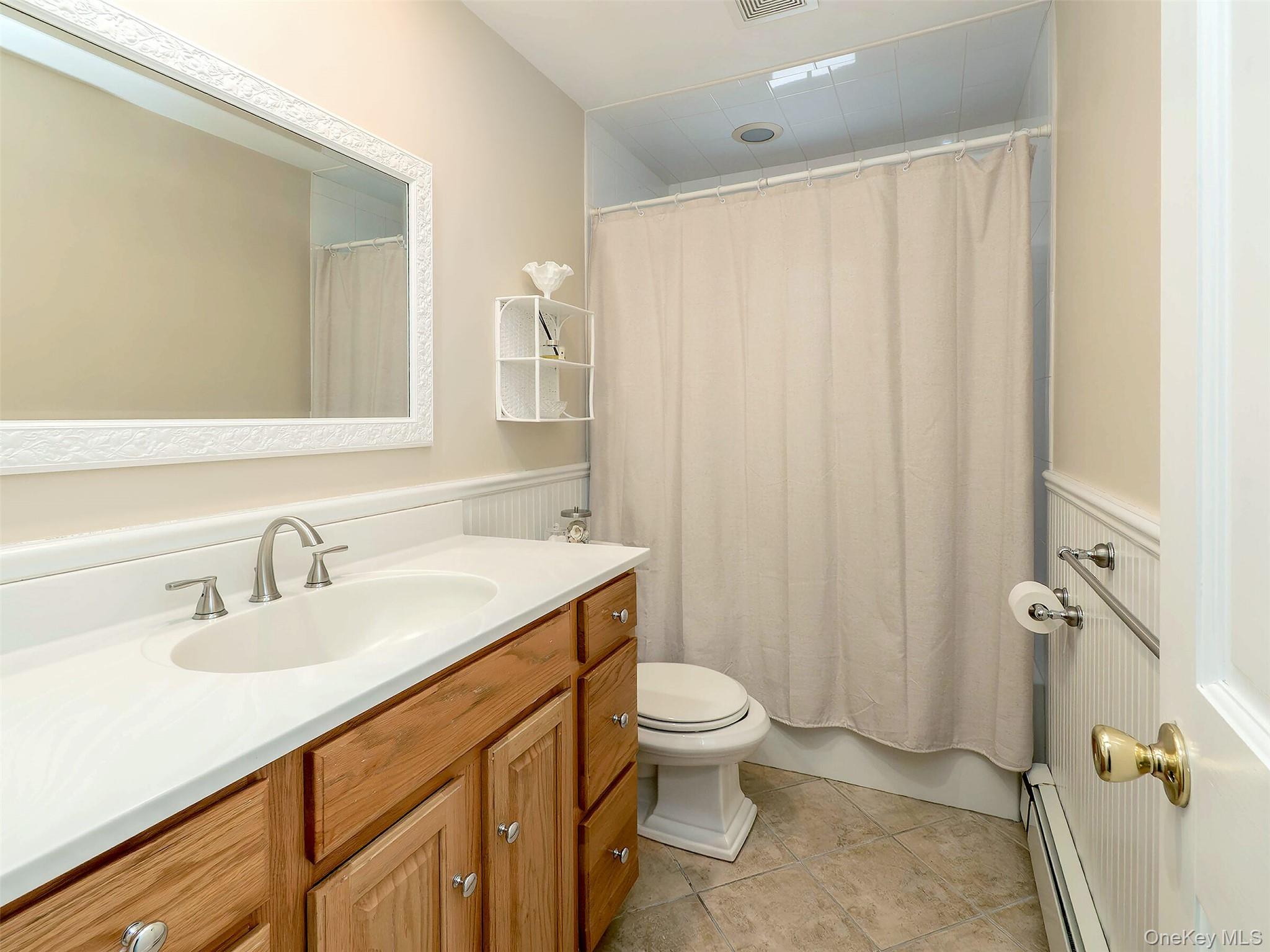 16 Underhill Road Glen Head, NY 11545 - Photo 17 of 30 Main Fl.: Full bath w/tub & shower