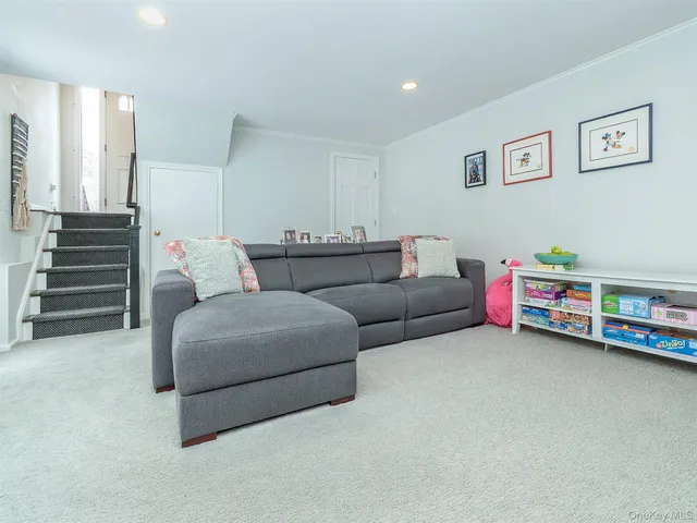 $898,000 | 16 Underhill Road, Glen Head, NY 11545