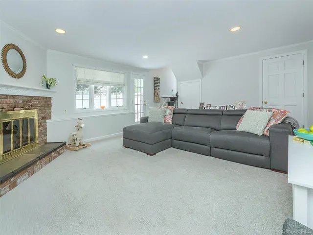 $898,000 | 16 Underhill Road, Glen Head, NY 11545