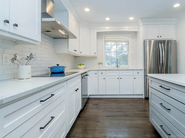 $898,000 | 16 Underhill Road, Glen Head, NY 11545