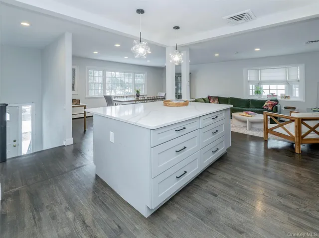 $898,000 | 16 Underhill Road, Glen Head, NY 11545