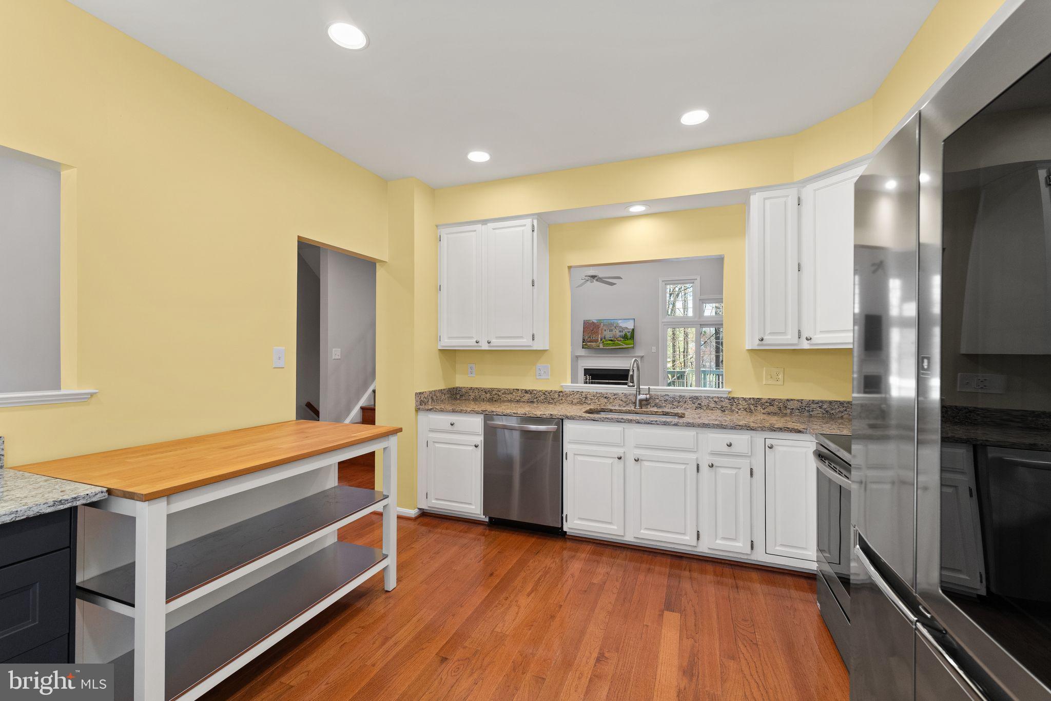 1227 Weatherstone Court Reston, VA 20194 - Photo 11 of 70 Kitchen
