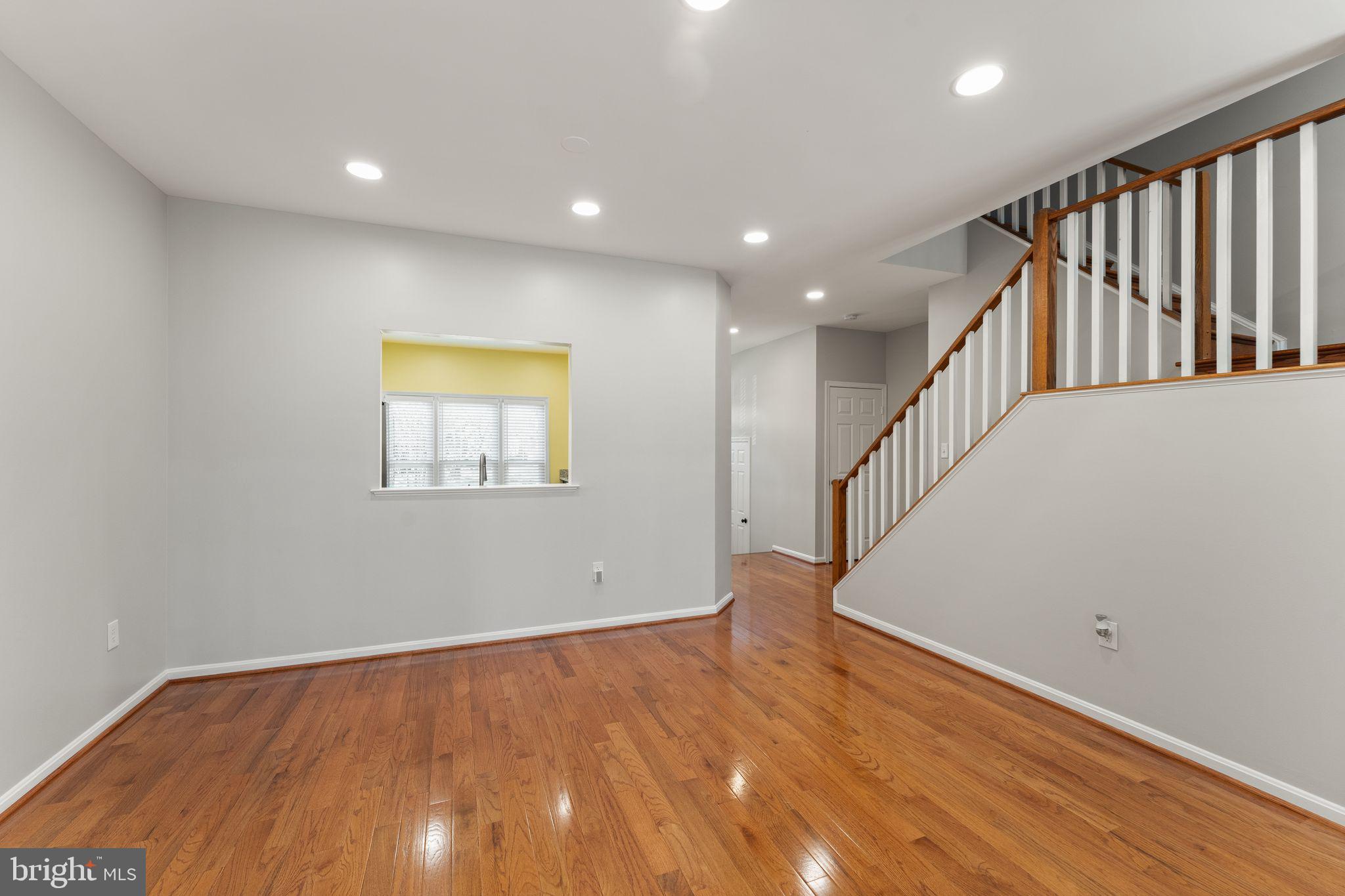 1227 Weatherstone Court Reston, VA 20194 - Photo 15 of 70 Living Room