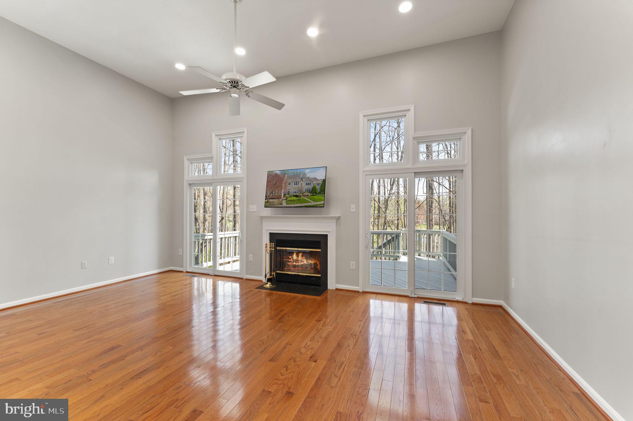 1227 Weatherstone Court Reston, VA 20194 - Photo 17 of 70 Living Room