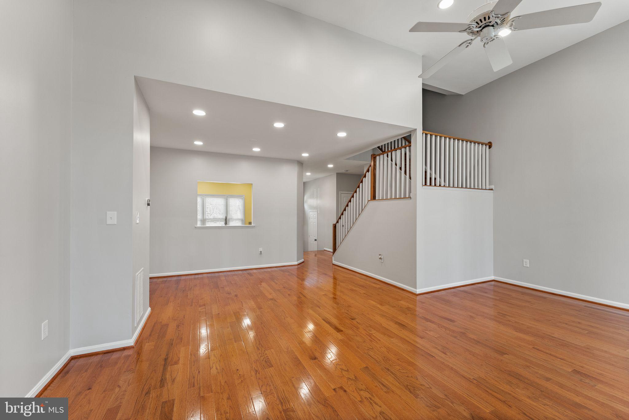 1227 Weatherstone Court Reston, VA 20194 - Photo 19 of 70 Living Room