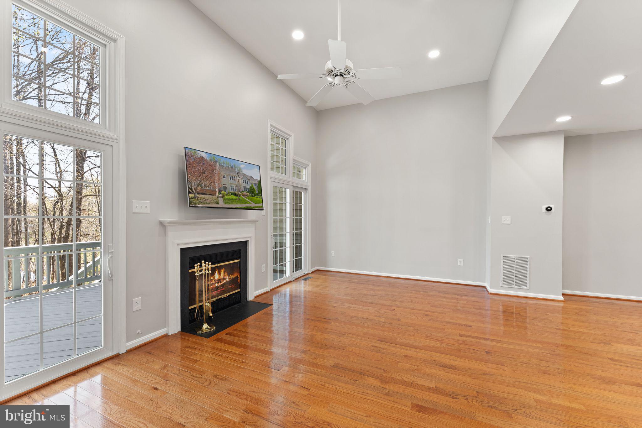 1227 Weatherstone Court Reston, VA 20194 - Photo 20 of 70 Living Room