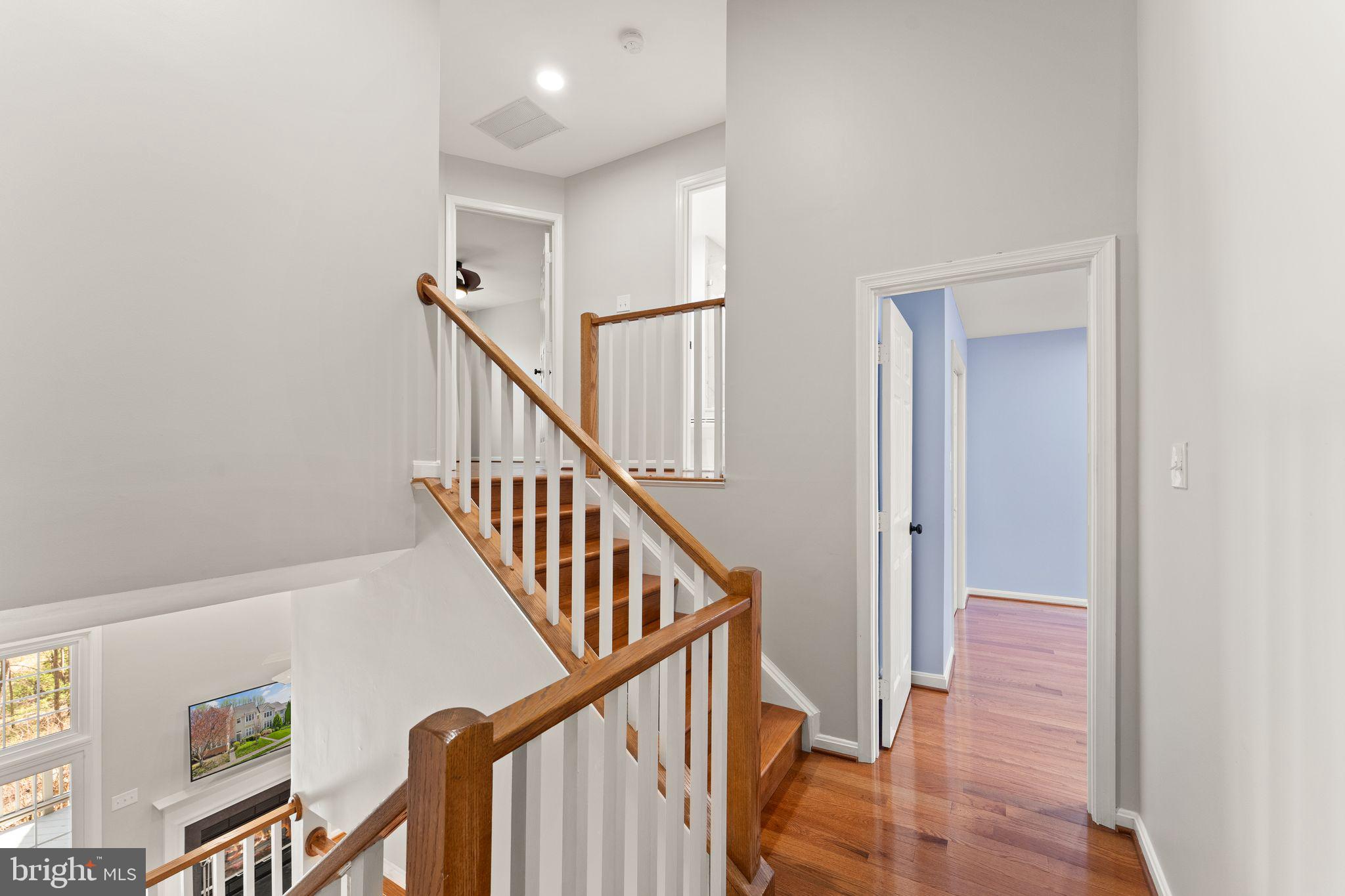 1227 Weatherstone Court Reston, VA 20194 - Photo 23 of 70 Upper Level 1