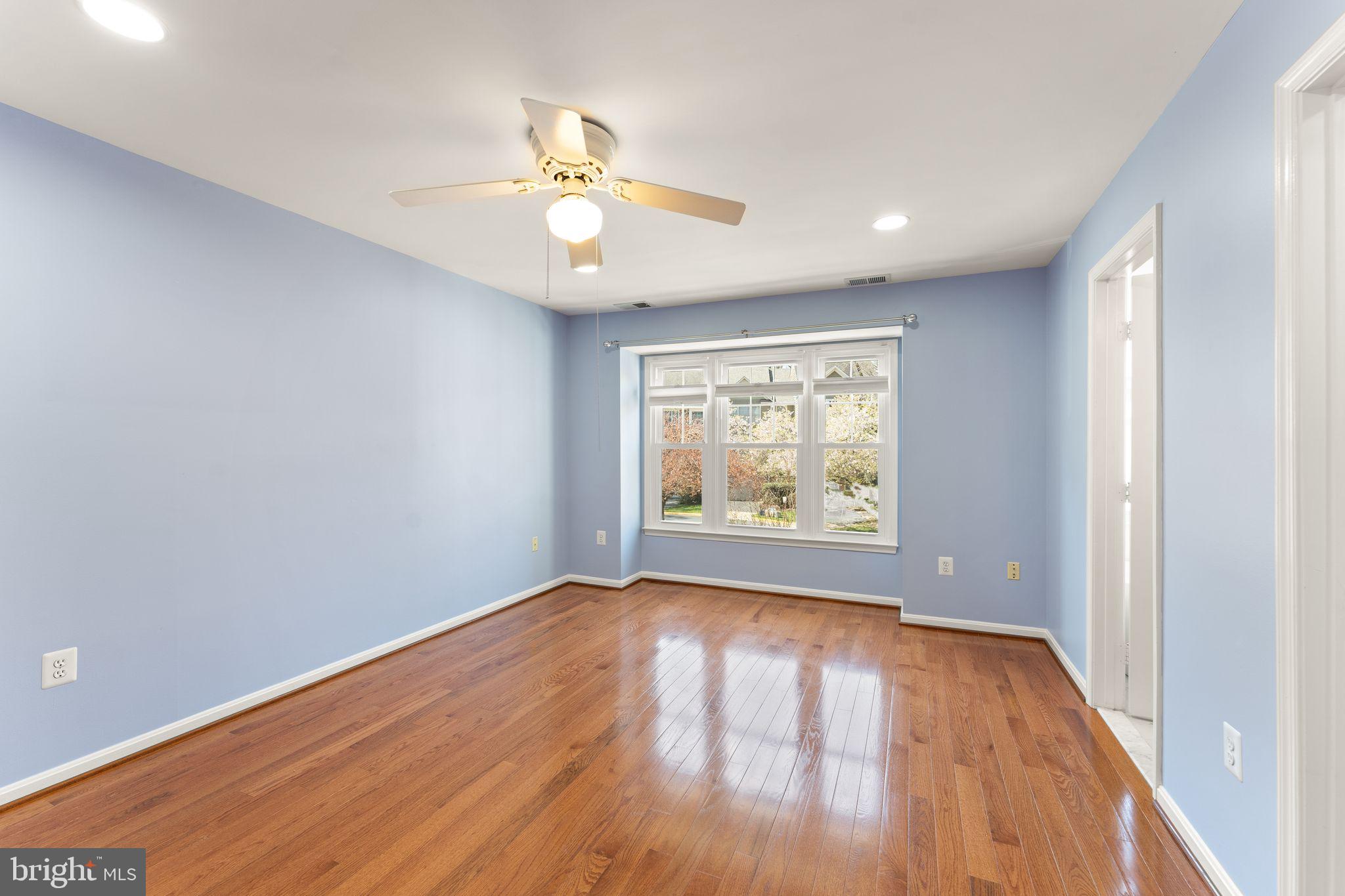 1227 Weatherstone Court Reston, VA 20194 - Photo 25 of 70 Primary Bedroom