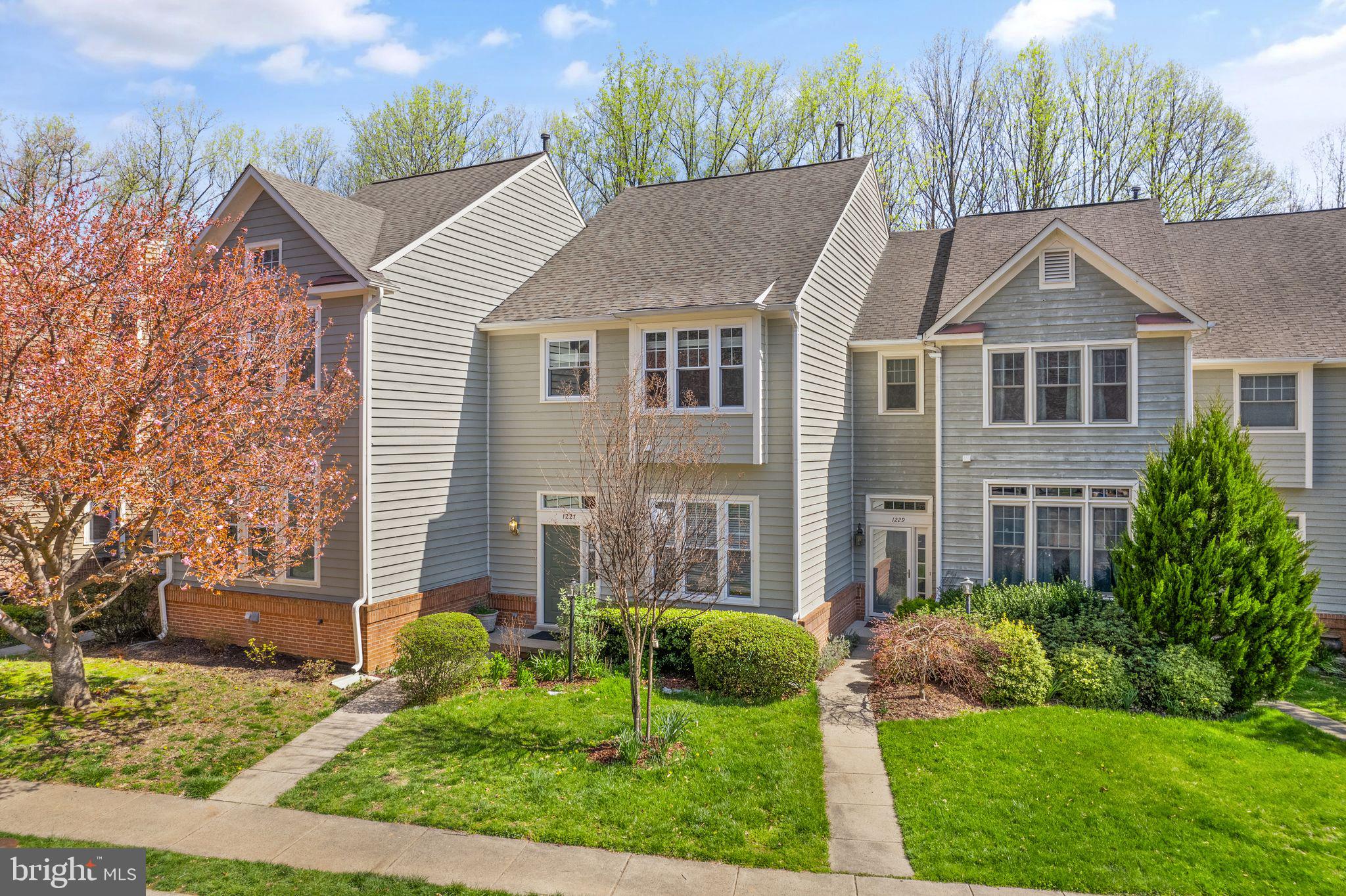 1227 Weatherstone Court Reston, VA 20194 - Photo 3 of 70 Exterior Front