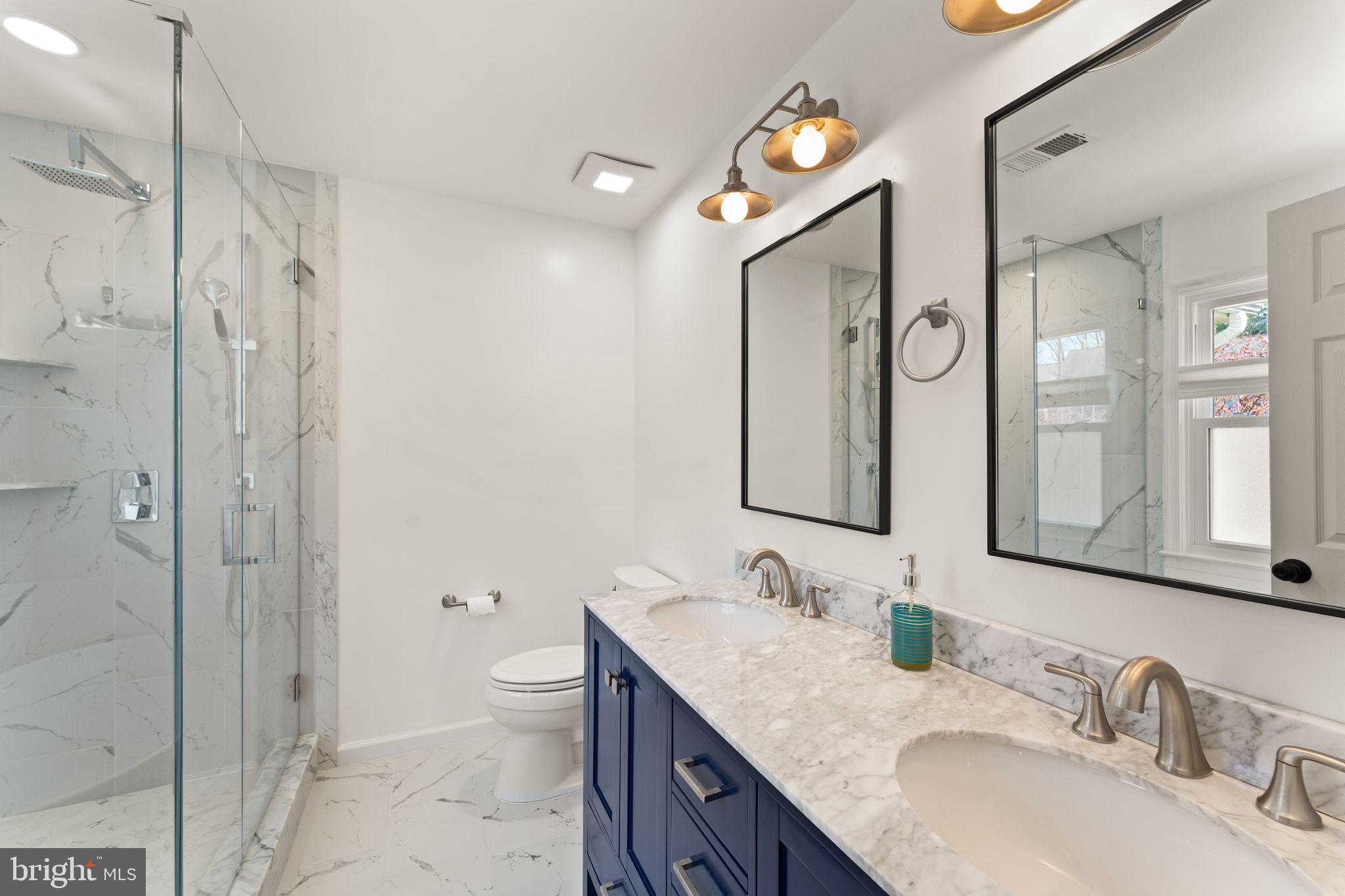 1227 Weatherstone Court Reston, VA 20194 - Photo 31 of 70 Primary Bathroom