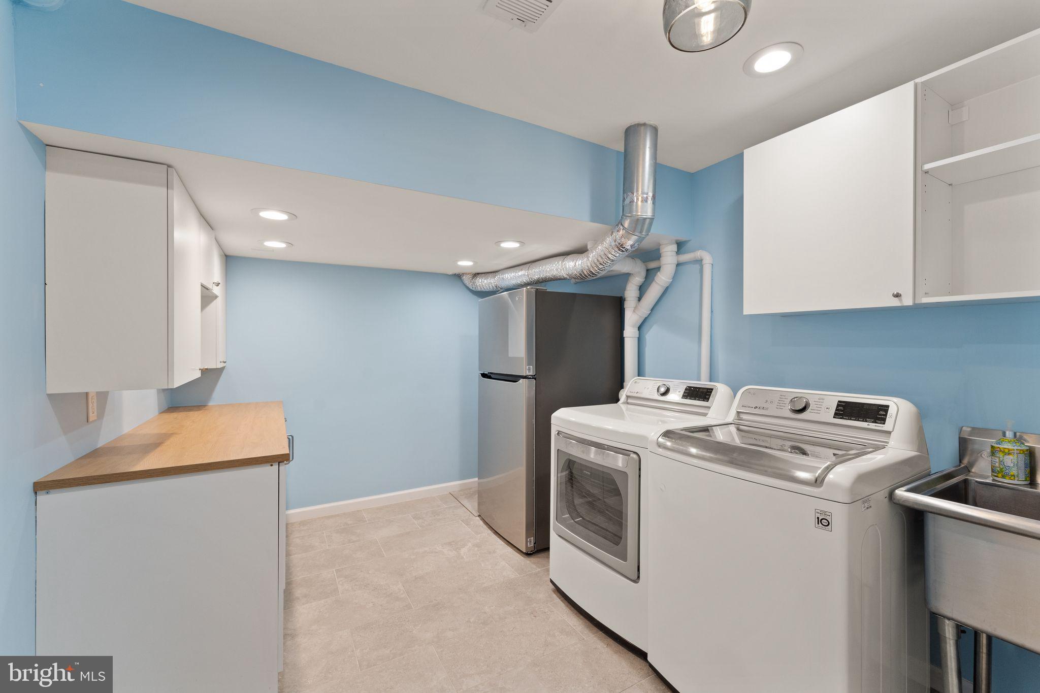 1227 Weatherstone Court Reston, VA 20194 - Photo 46 of 70 Laundry Room