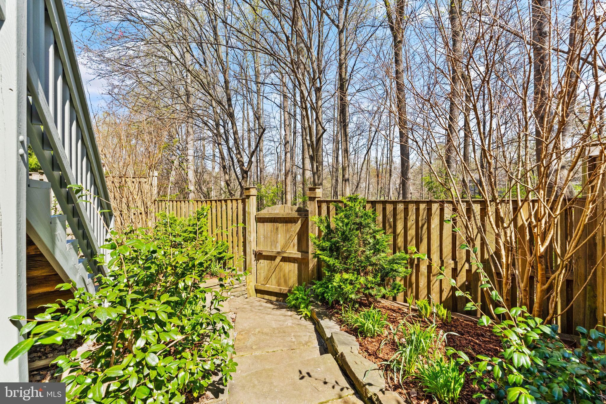 1227 Weatherstone Court Reston, VA 20194 - Photo 56 of 70 Backyard