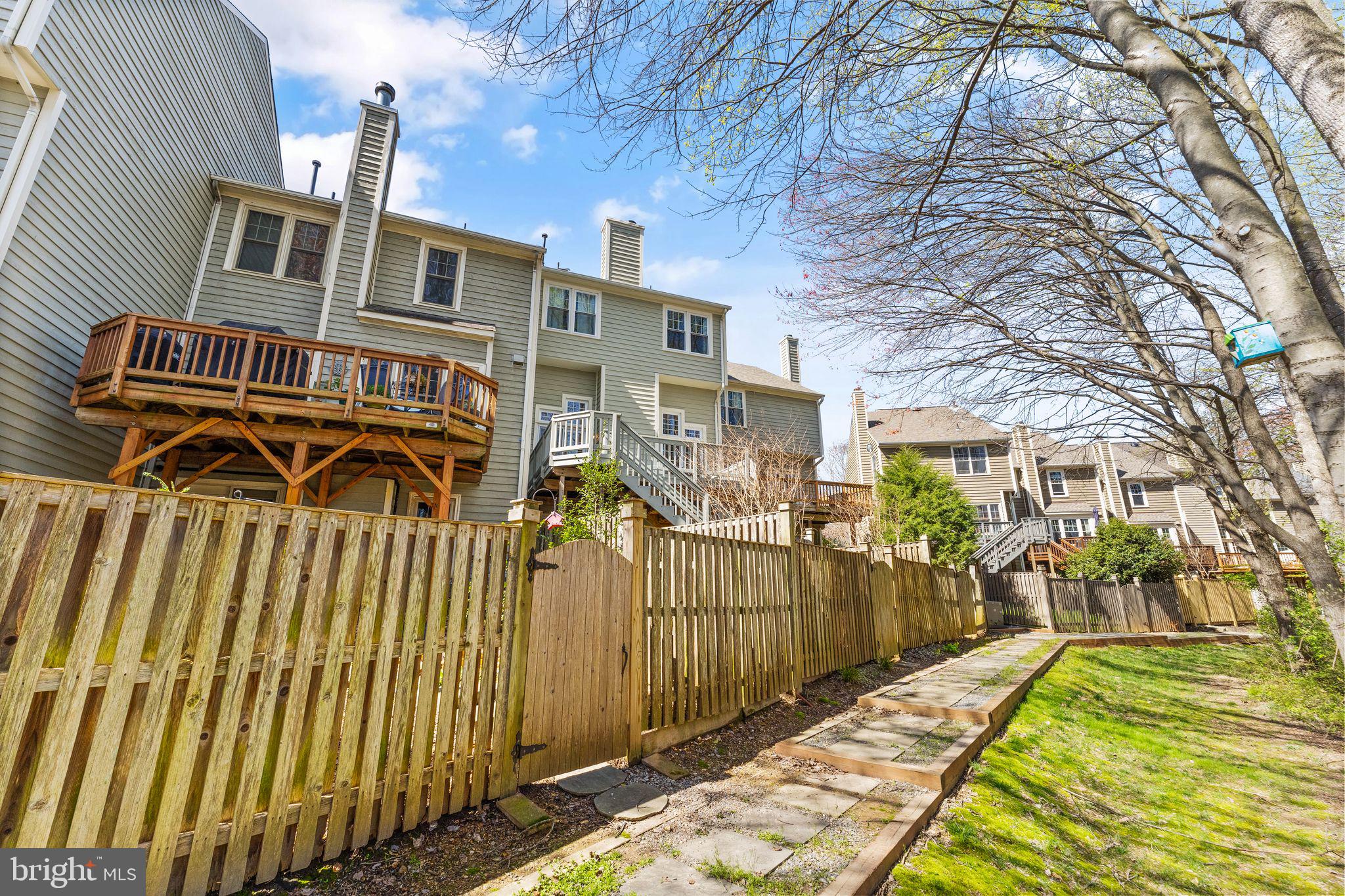 1227 Weatherstone Court Reston, VA 20194 - Photo 60 of 70 Exterior Rear